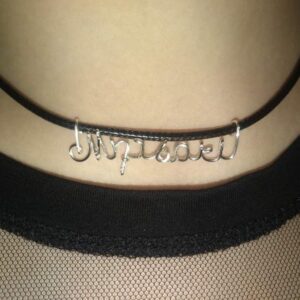 Κολιέ με όνομα σε δέρμα